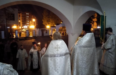 храм на солнечной троицк расписание
